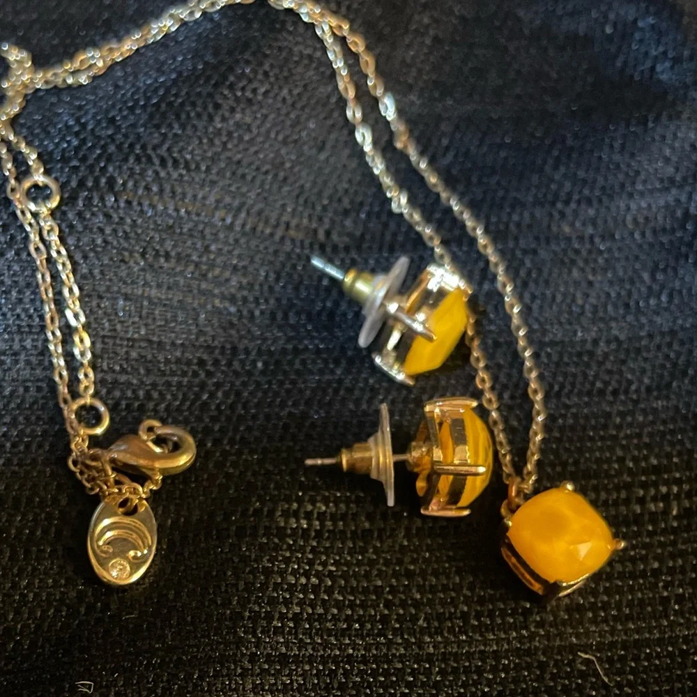 Elegant Yellow Gem Necklace and Earrings